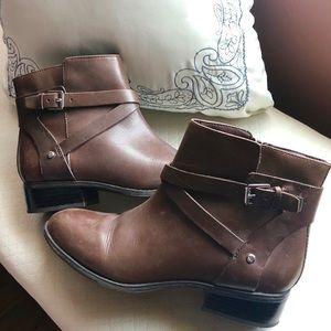 RALPH LAUREN Chelsea Boots / Size 6 W